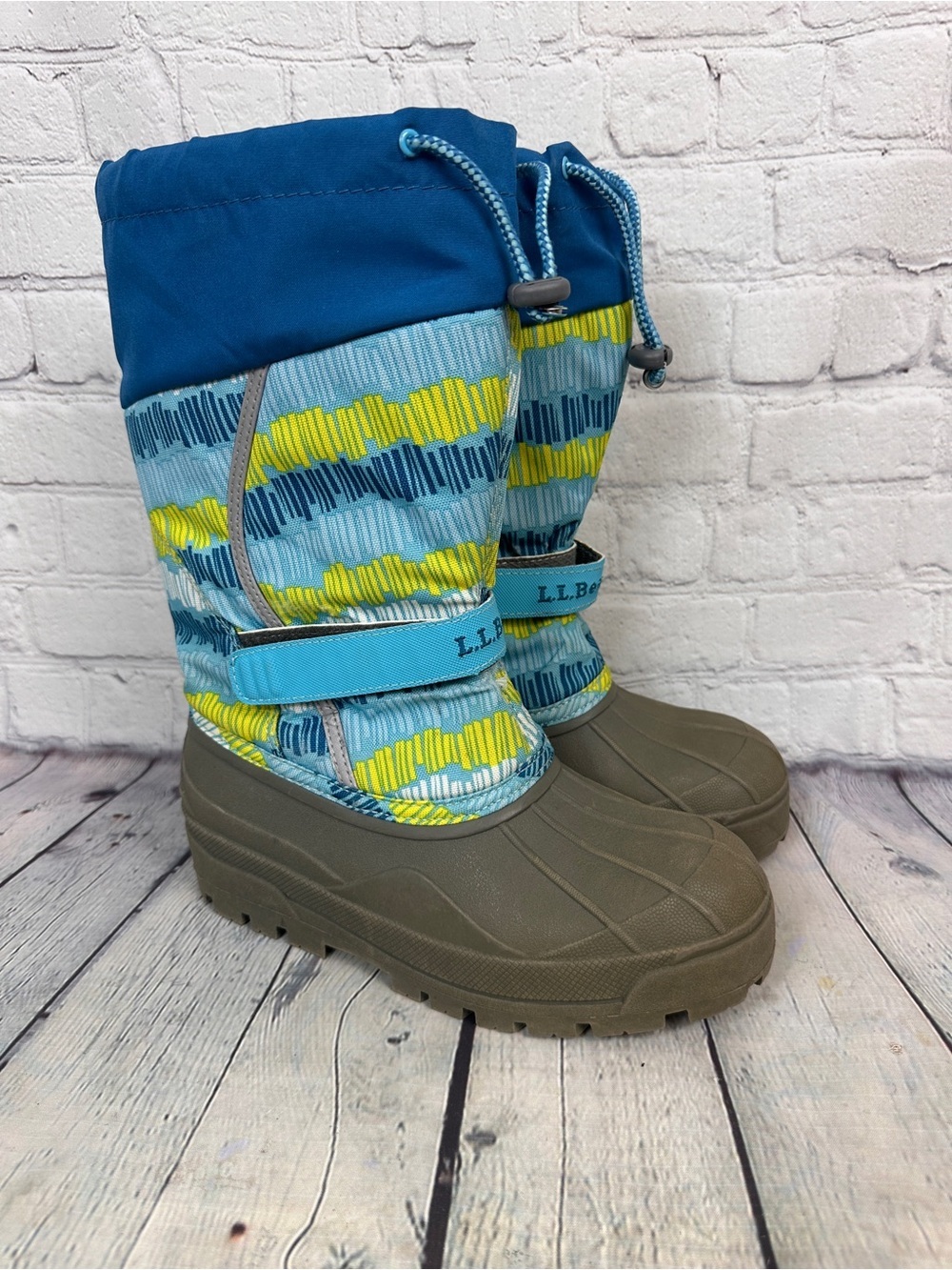 L.L. Bean Kids 5 Black Winter Lined Snow Boots Hook Loop Strap